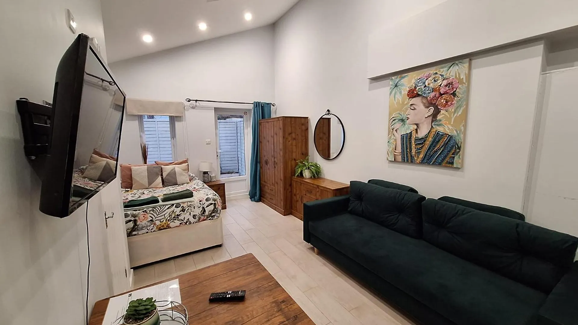 Apartment New, Stylish Studio Flat With Private Patio And Free On-Street Parking Check Out At 11Am Bournemouth